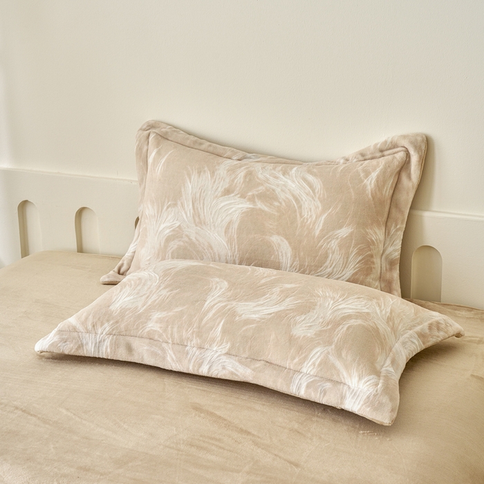 91家纺网 家纺一手货源 找家纺 贝诗梦 2025新款高克重230克5D雕花牛奶绒四件套 时尚咖