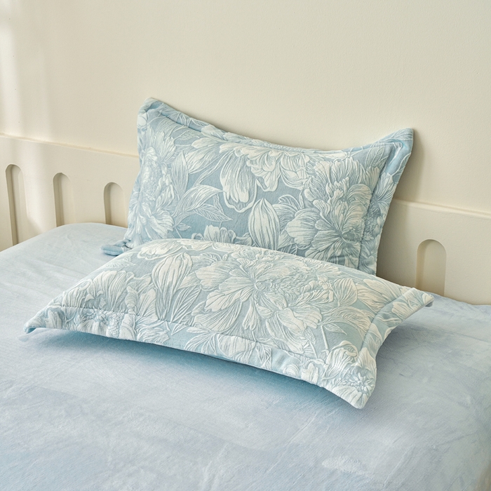 91家纺网 家纺一手货源 找家纺 贝诗梦 2025新款高克重230克5D雕花牛奶绒四件套 花卉青