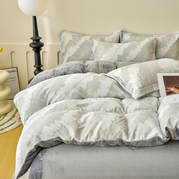 91家纺网 家纺一手货源 找家纺 贝诗梦 2025新款高克重230克5D雕花牛奶绒四件套 格调灰