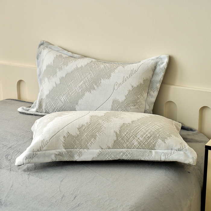 91家纺网 家纺一手货源 找家纺 贝诗梦 2025新款高克重230克5D雕花牛奶绒四件套 格调灰