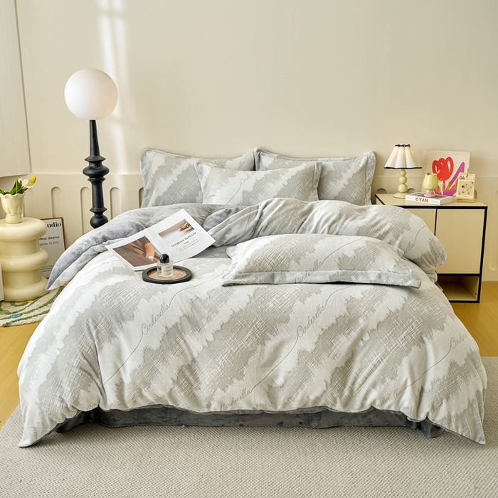 91家纺网 家纺一手货源 找家纺 贝诗梦 2025新款高克重230克5D雕花牛奶绒四件套 格调灰