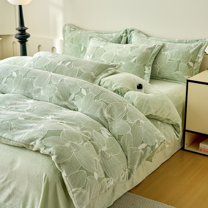 91家纺网 家纺一手货源 找家纺 贝诗梦 2025新款高克重230克5D雕花牛奶绒四件套 花卉绿