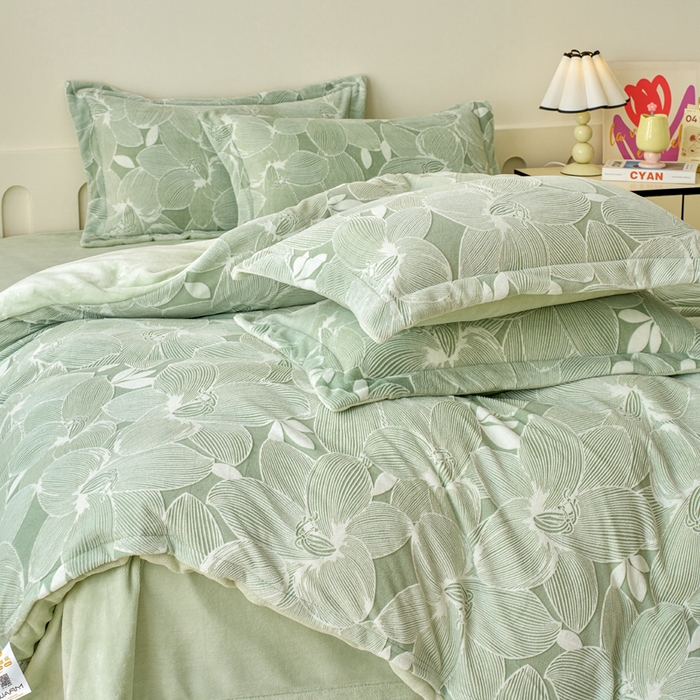 91家纺网 家纺一手货源 找家纺 贝诗梦 2025新款高克重230克5D雕花牛奶绒四件套 花卉绿