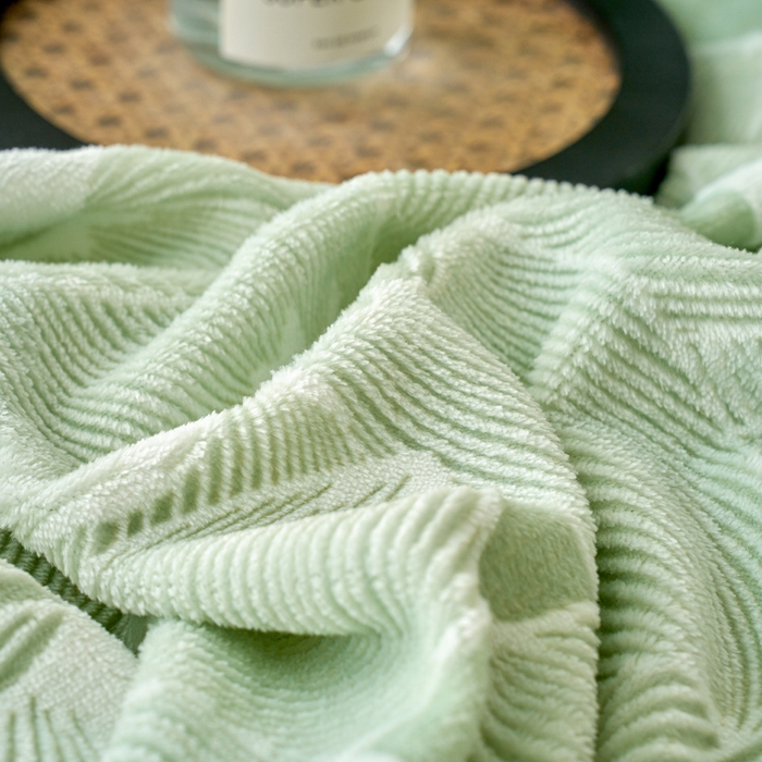 91家纺网 家纺一手货源 找家纺 贝诗梦 2025新款高克重230克5D雕花牛奶绒四件套 花卉绿