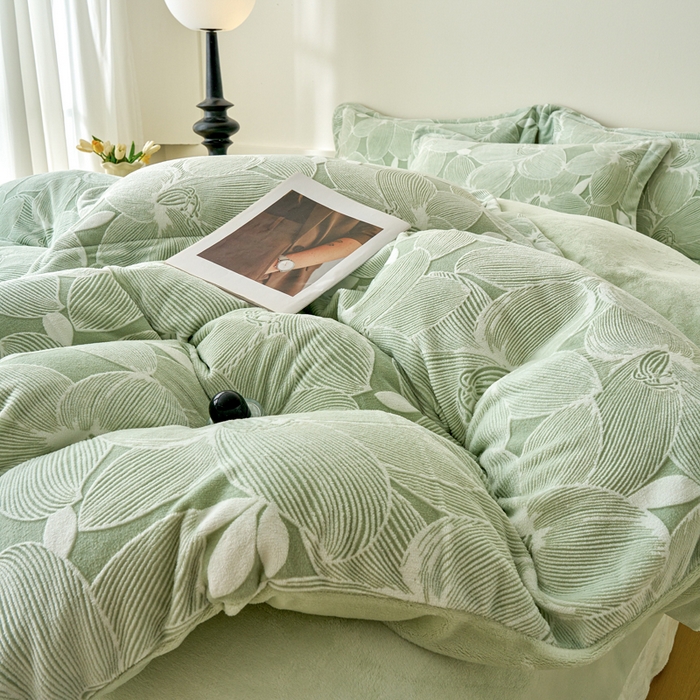 91家纺网 家纺一手货源 找家纺 贝诗梦 2025新款高克重230克5D雕花牛奶绒四件套 花卉绿