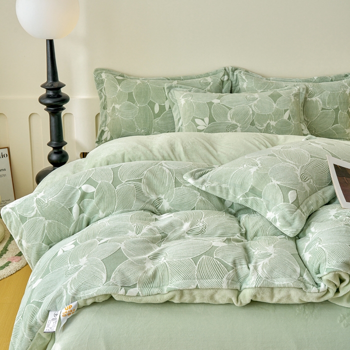 91家纺网 家纺一手货源 找家纺 贝诗梦 2025新款高克重230克5D雕花牛奶绒四件套 花卉绿