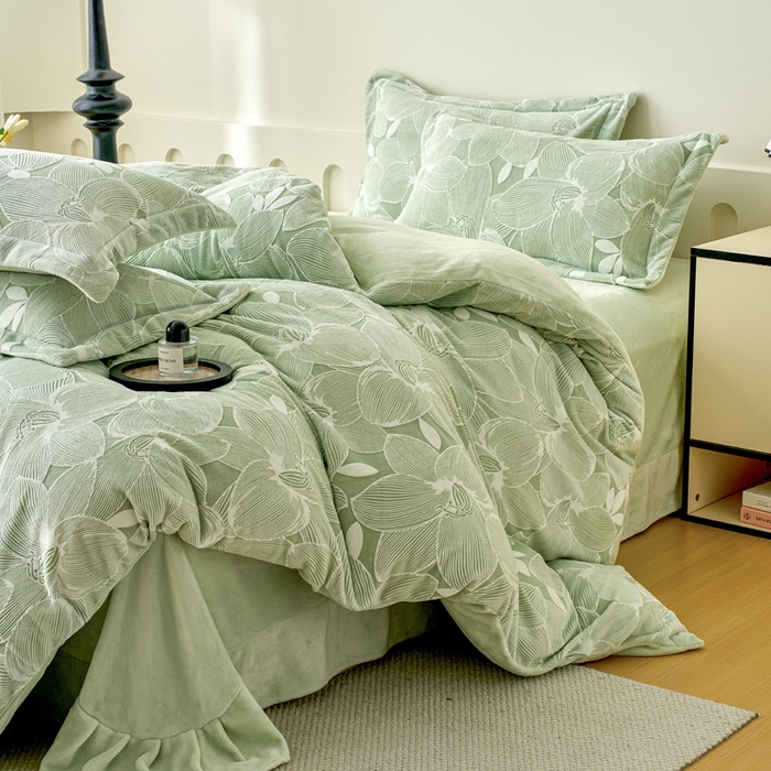 91家纺网 家纺一手货源 找家纺 贝诗梦 2025新款高克重230克5D雕花牛奶绒四件套 花卉绿