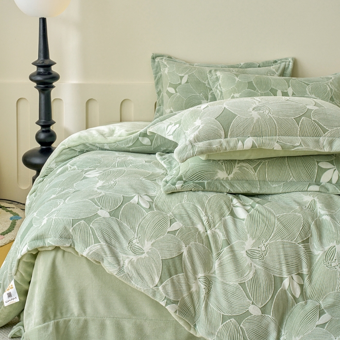 91家纺网 家纺一手货源 找家纺 贝诗梦 2025新款高克重230克5D雕花牛奶绒四件套 花卉绿