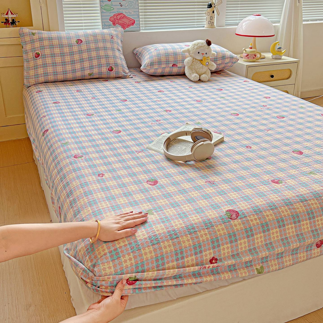 91家纺网 家纺一手货源 找家纺 Mata蔓塔家 2025新款双层纱印花系列单床笠床笠单件 有草莓的地方