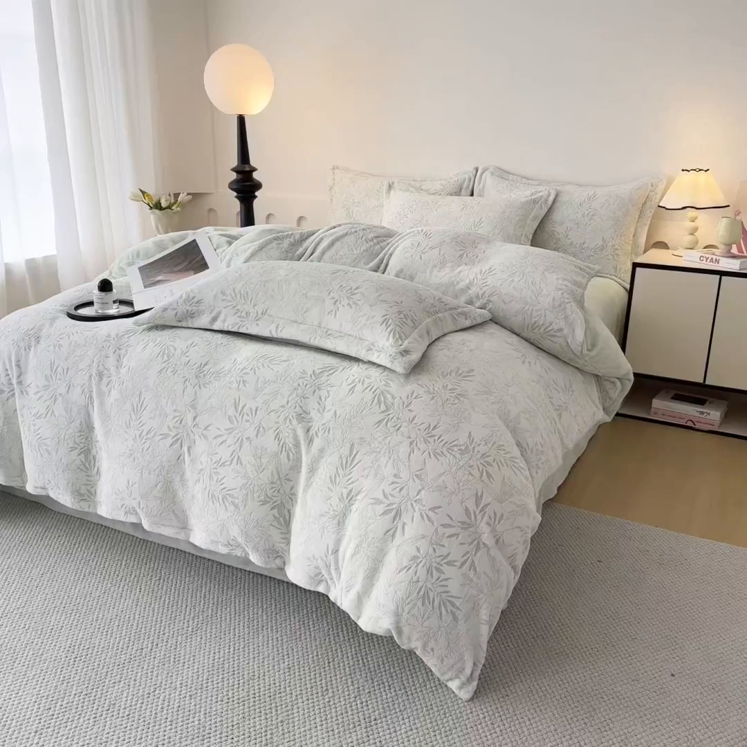 91家纺网 家纺一手货源 找家纺 贝诗梦 2025新款高克重230克5D雕花牛奶绒四件套 柳叶青