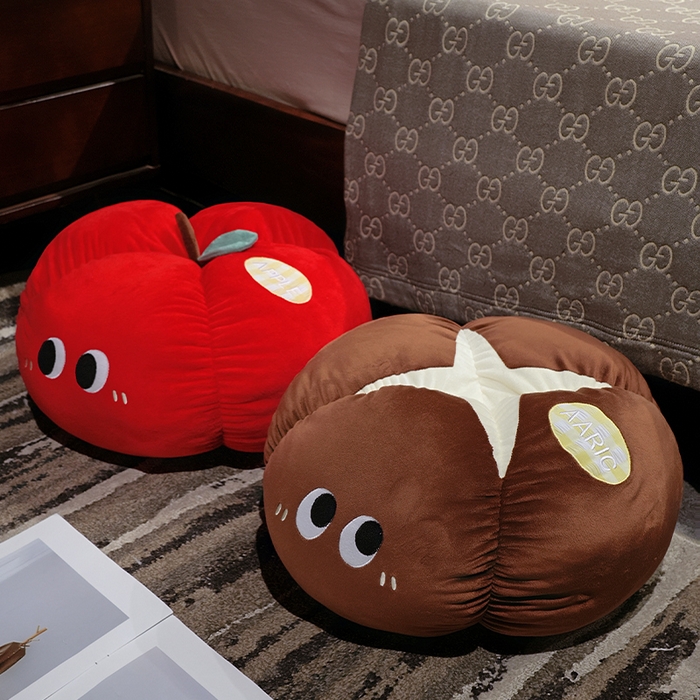 91家纺网 家纺一手货源 找家纺 仟亿莱 2025新款ins大眼果蔬墩墩坐垫 苹果墩墩