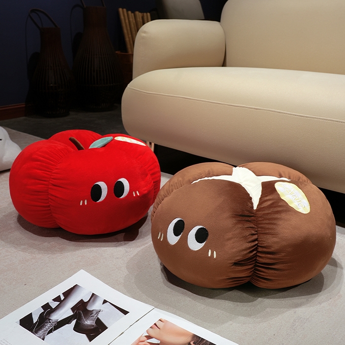 91家纺网 家纺一手货源 找家纺 仟亿莱 2025新款ins大眼果蔬墩墩坐垫 苹果墩墩