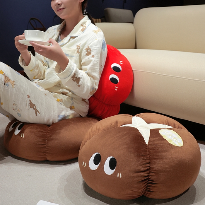 91家纺网 家纺一手货源 找家纺 仟亿莱 2025新款ins大眼果蔬墩墩坐垫 香菇墩墩