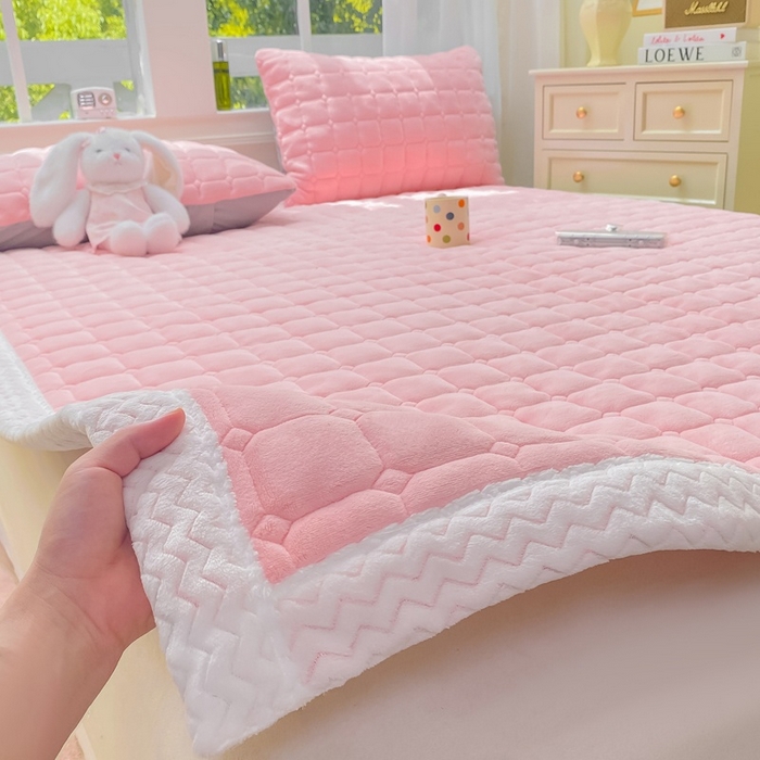 91家纺网 家纺一手货源 找家纺 （总）2025年新款纯色牛奶绒夹棉床垫-风格一