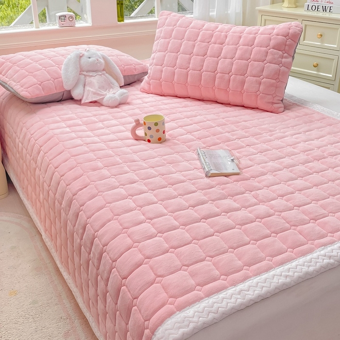 91家纺网 家纺一手货源 找家纺 （总）2025年新款纯色牛奶绒夹棉床垫-风格一