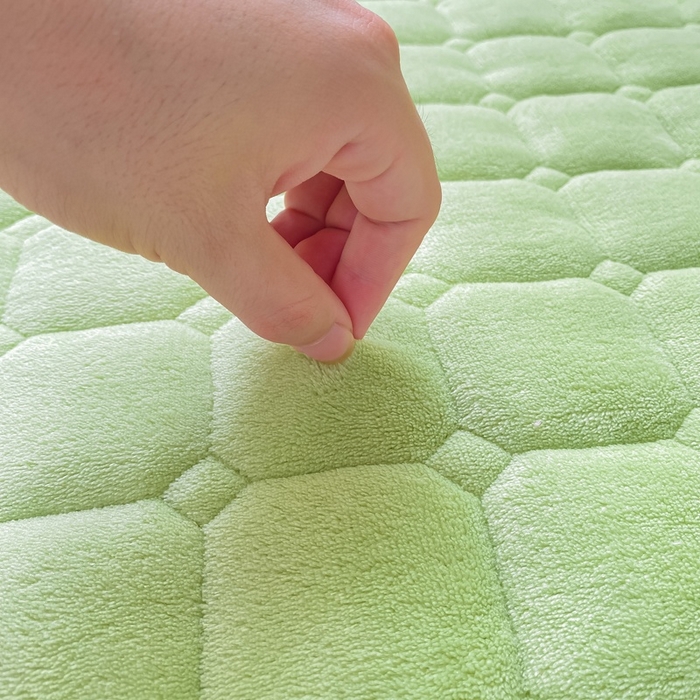 91家纺网 家纺一手货源 找家纺 2025年新款纯色牛奶绒夹棉床垫-风格一 豆绿