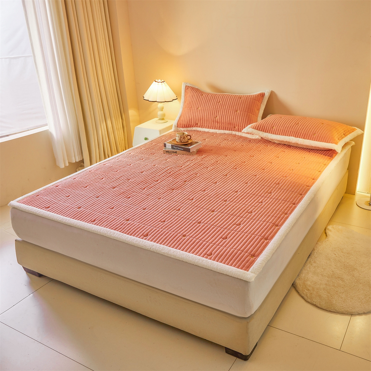 91家纺网 家纺一手货源 找家纺 （总）雯豆家纺 2025秋冬新款刺绣款夹棉床褥床垫床护垫绣花纯色垫子