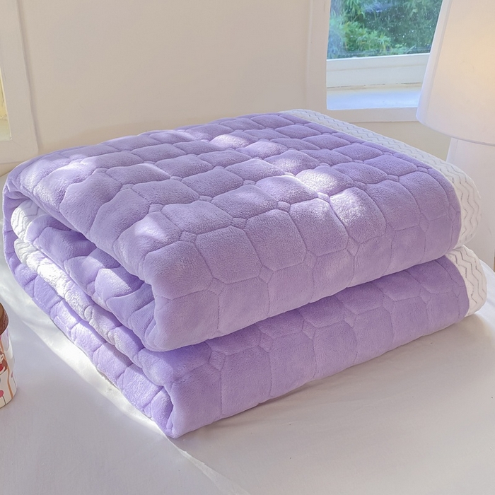 91家纺网 家纺一手货源 找家纺 2025年新款纯色牛奶绒夹棉床垫-风格一 紫色