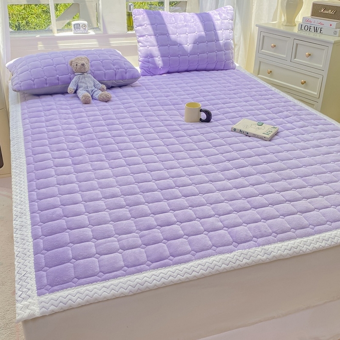 91家纺网 家纺一手货源 找家纺 2025年新款纯色牛奶绒夹棉床垫-风格一 紫色