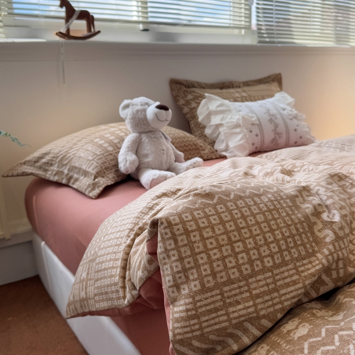 91家纺网 家纺一手货源 找家纺 棉生活家纺 2025新款铂金全棉纯棉磨毛四件套 罗卡尼亚