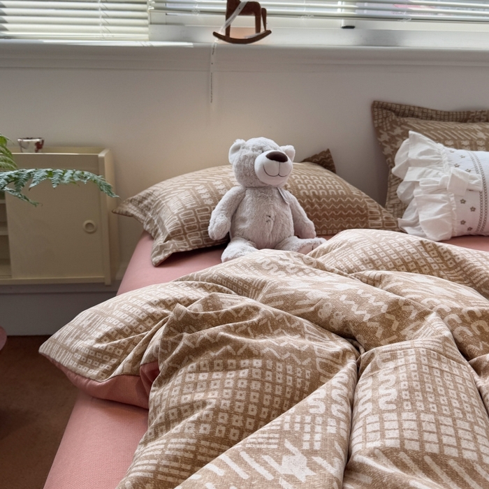 91家纺网 家纺一手货源 找家纺 棉生活家纺 2025新款铂金全棉纯棉磨毛四件套 罗卡尼亚