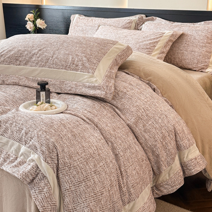 羽梦家纺 2025款数码印花全消光260克牛奶绒轻奢简约工艺款四件套 数码-驼色