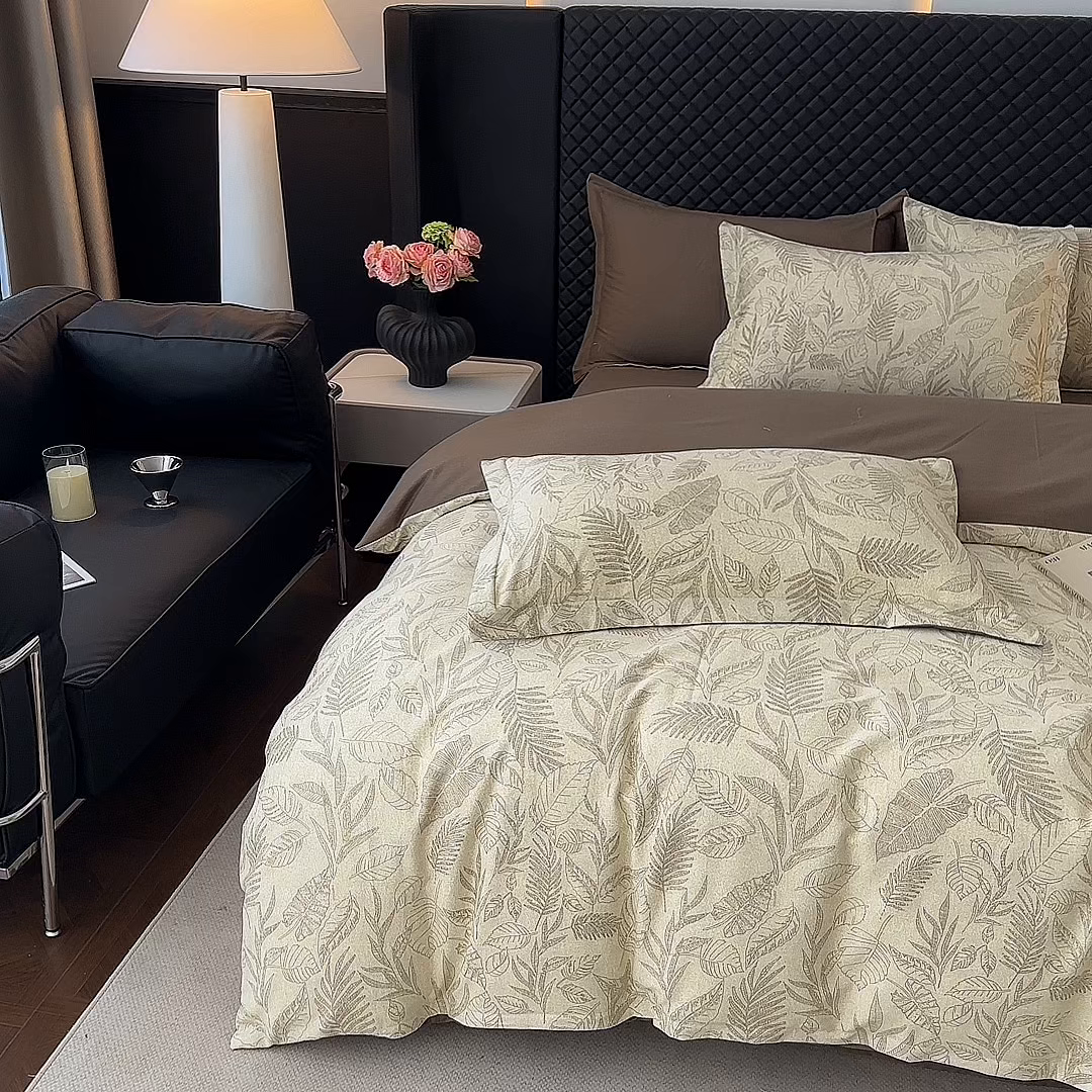 91家纺网 家纺一手货源 找家纺 棉生活家纺 2025新款铂金全棉纯棉磨毛四件套 叶之舞