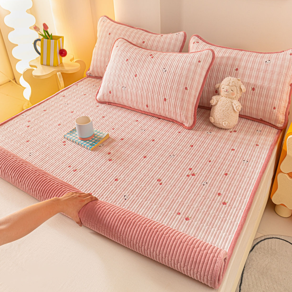 91家纺网 家纺一手货源 找家纺 （总）恒尚居 2025新款A版全棉B版牛奶绒夹棉床褥垫A类四季可用学生床垫-秋冬款三件套系列一