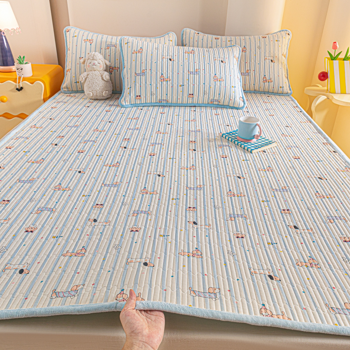 91家纺网 家纺一手货源 找家纺 （总）恒尚居 2025新款A版全棉B版牛奶绒夹棉床褥垫A类四季可用学生床垫-秋冬款三件套系列三