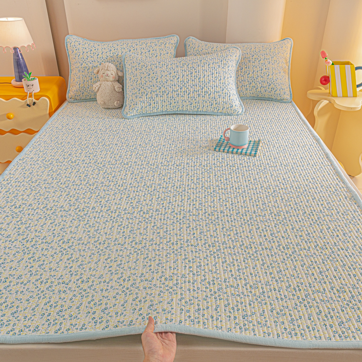 91家纺网 家纺一手货源 找家纺 （总）恒尚居 2025新款A版全棉B版牛奶绒夹棉床褥垫A类四季可用学生床垫-秋冬款三件套系列三