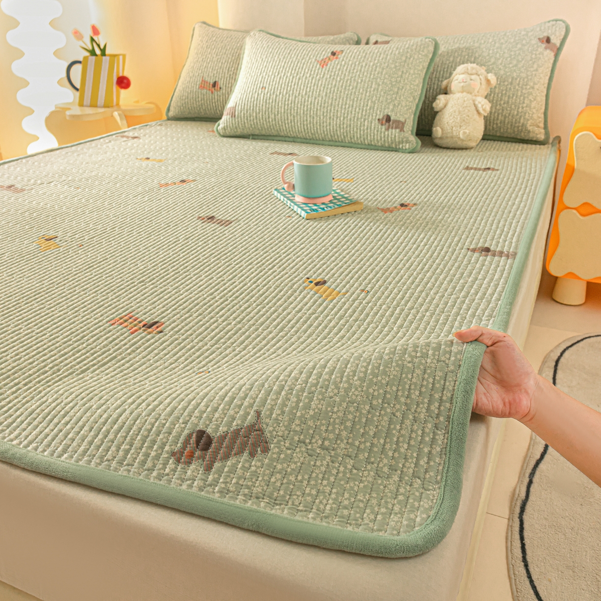 91家纺网 家纺一手货源 找家纺 （总）恒尚居 2025新款A版全棉B版牛奶绒夹棉床褥垫A类四季可用学生床垫-秋冬款三件套系列一