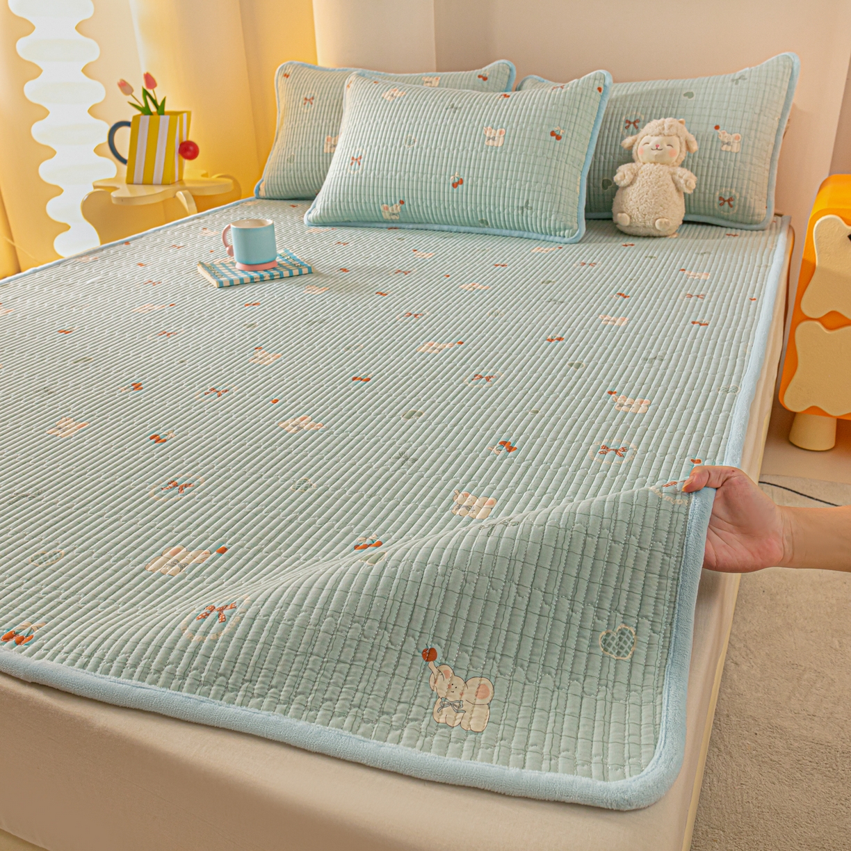 91家纺网 家纺一手货源 找家纺 （总）恒尚居 2025新款A版全棉B版牛奶绒夹棉床褥垫A类四季可用学生床垫-秋冬款三件套系列一