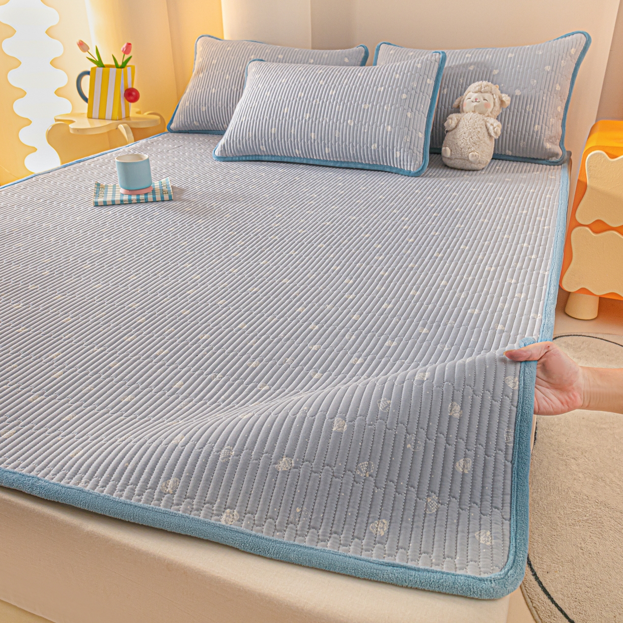 91家纺网 家纺一手货源 找家纺 （总）恒尚居 2025新款A版全棉B版牛奶绒夹棉床褥垫A类四季可用学生床垫-秋冬款三件套系列一