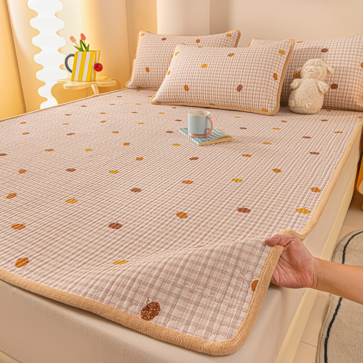 91家纺网 家纺一手货源 找家纺 （总）恒尚居 2025新款A版全棉B版牛奶绒夹棉床褥垫A类四季可用学生床垫-秋冬款三件套系列一