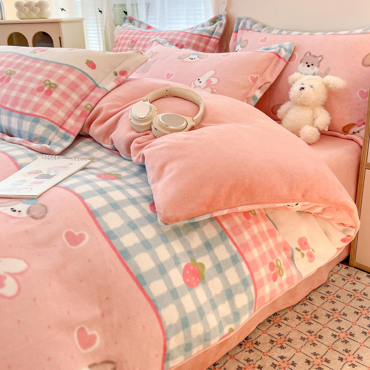 91家纺网 家纺一手货源 找家纺 （总）启发 2025新款高克重小清新牛奶绒印花四件套