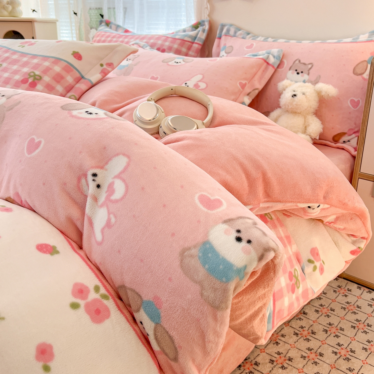 91家纺网 家纺一手货源 找家纺 （总）启发 2025新款高克重小清新牛奶绒印花四件套