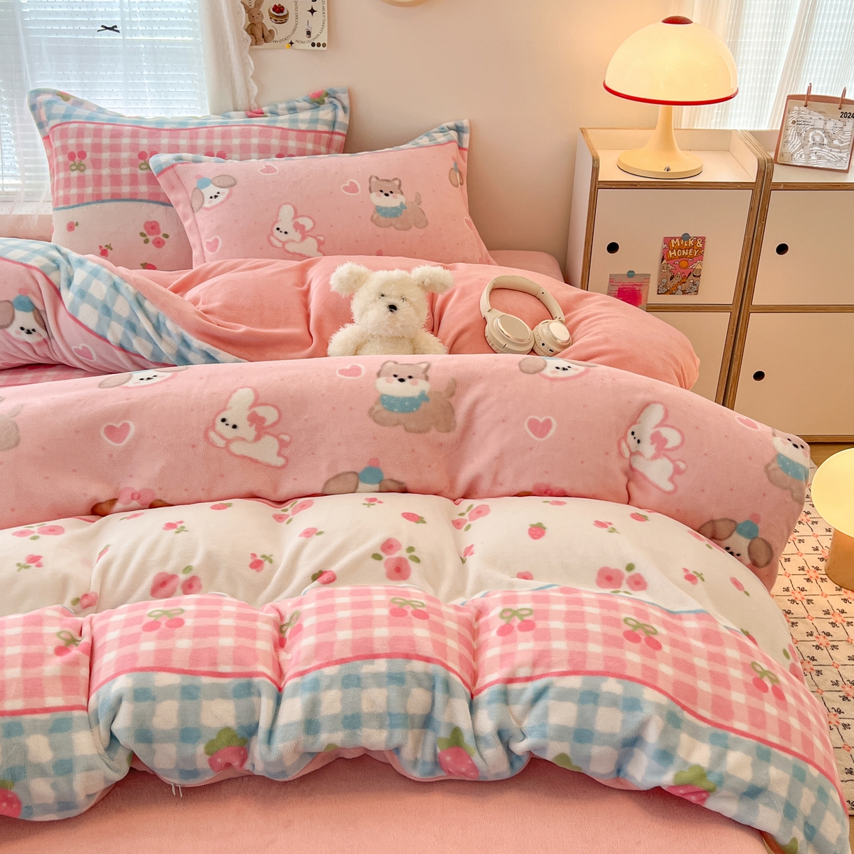 91家纺网 家纺一手货源 找家纺 （总）启发 2025新款高克重小清新牛奶绒印花四件套