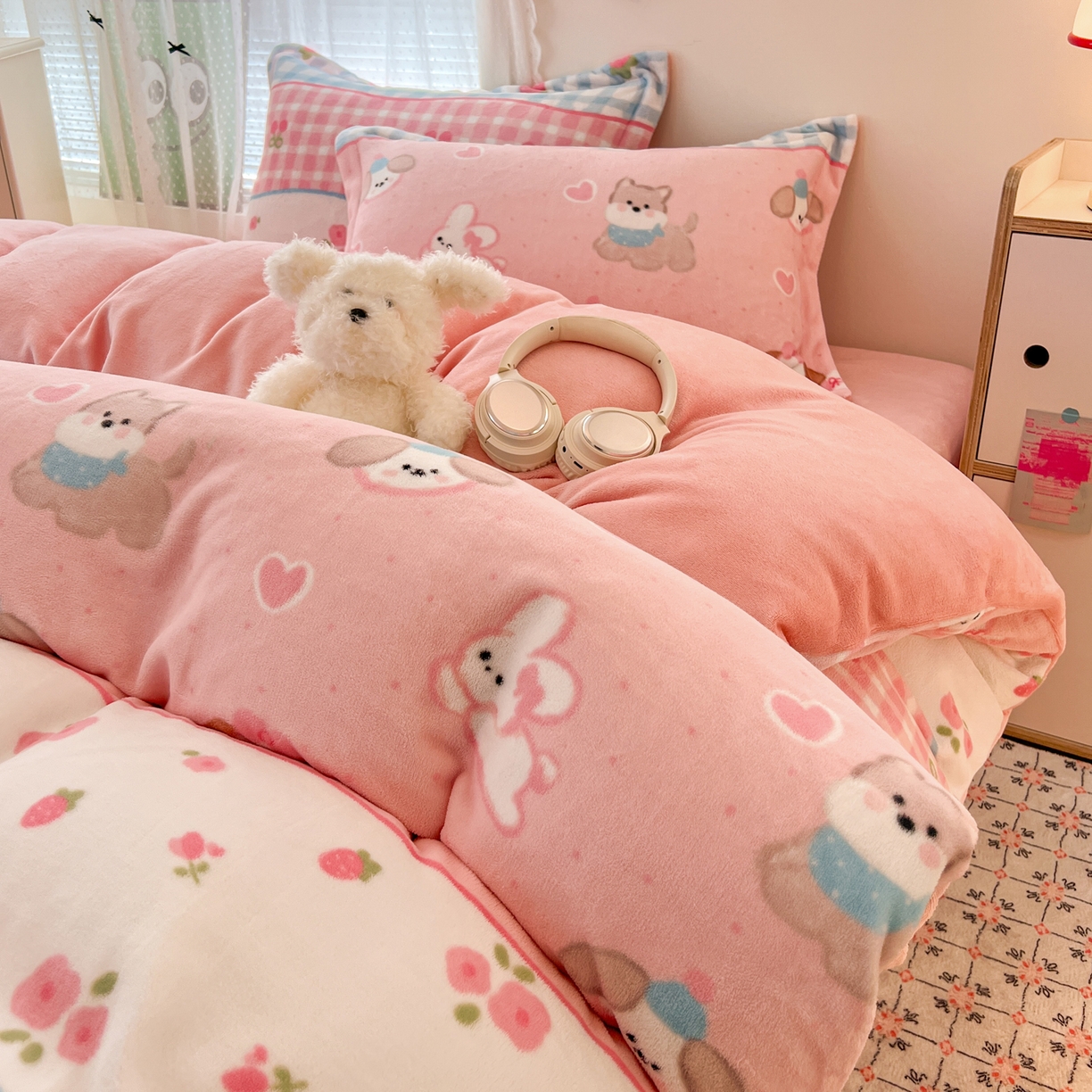 91家纺网 家纺一手货源 找家纺 （总）启发 2025新款高克重小清新牛奶绒印花四件套