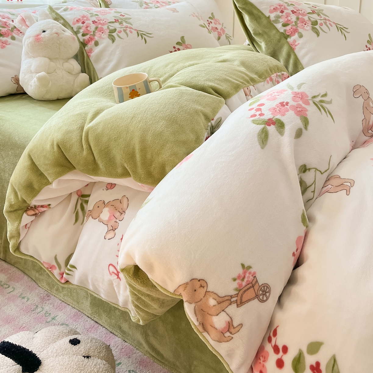 91家纺网 家纺一手货源 找家纺 （总）启发 2025新款高克重小清新牛奶绒印花四件套