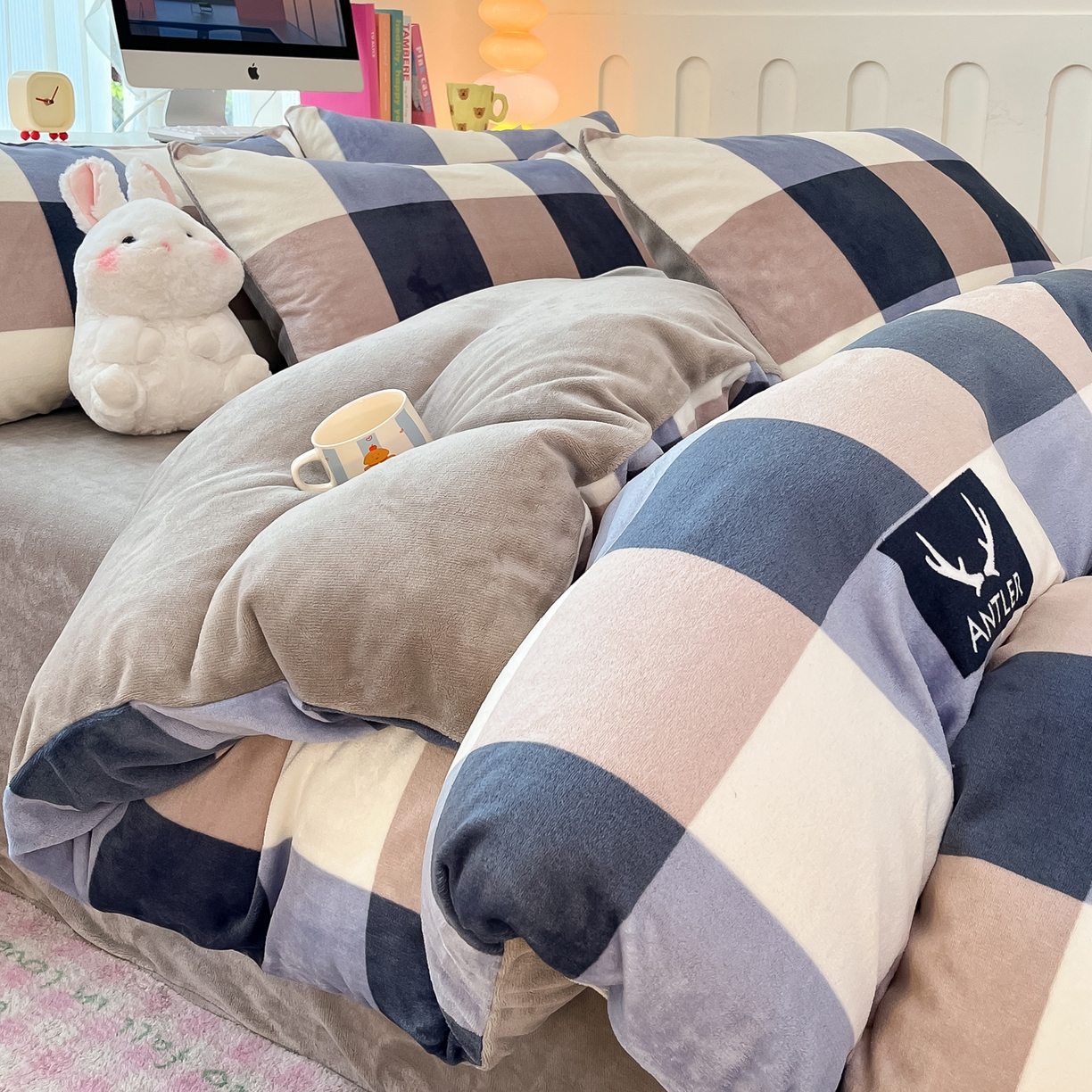 91家纺网 家纺一手货源 找家纺 （总）启发 2025新款高克重小清新牛奶绒印花四件套