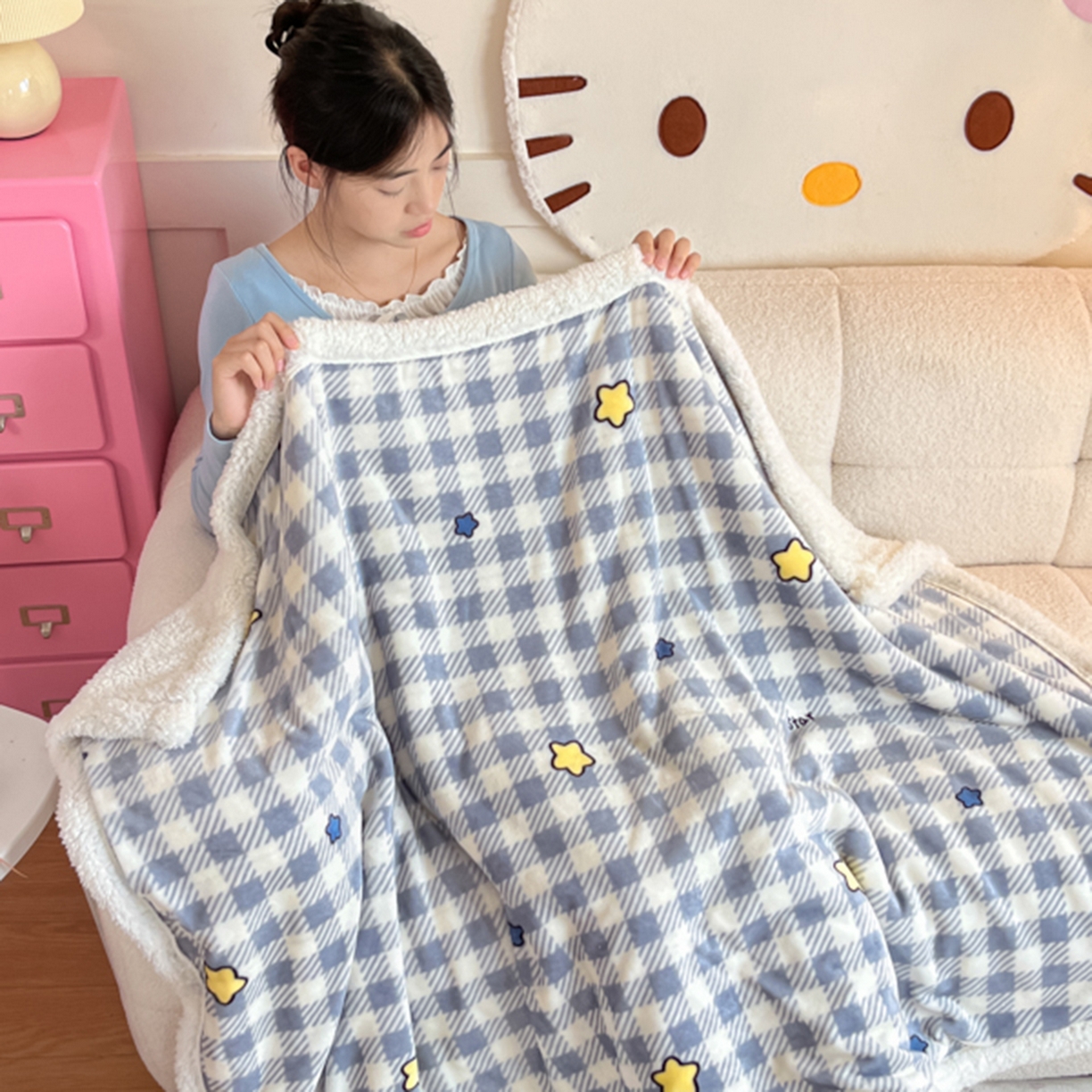 91家纺网 家纺一手货源 找家纺 川悦生活 2025新款牛奶绒羊羔绒毯子毛毯 毛毯简空星号