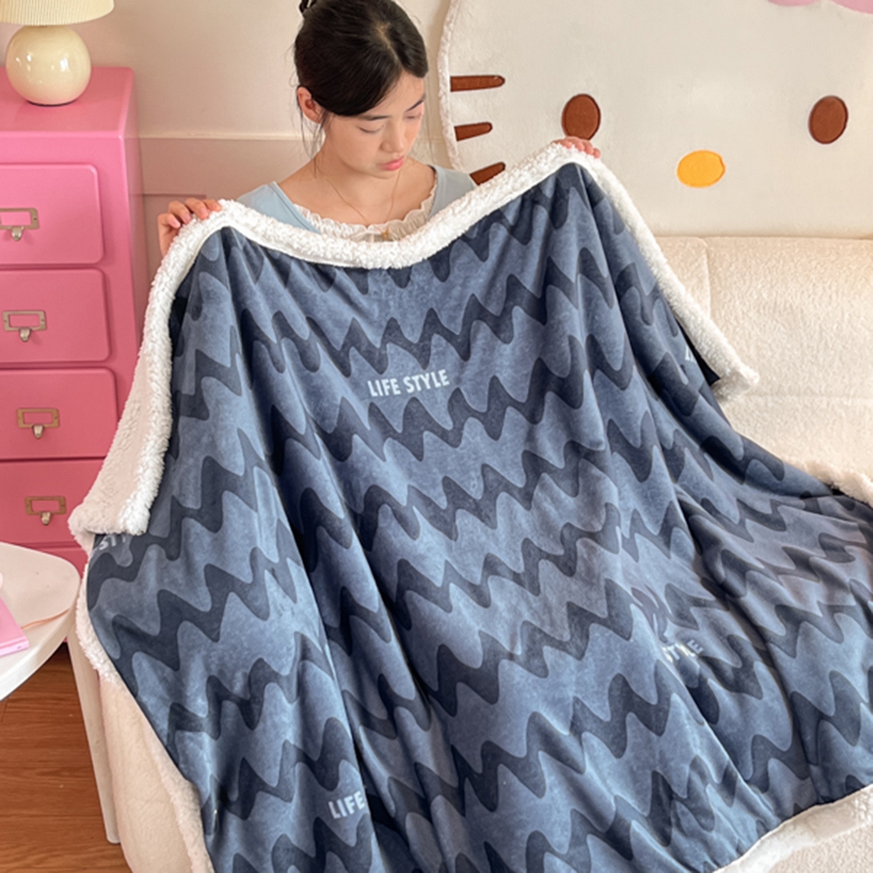 91家纺网 家纺一手货源 找家纺 川悦生活 2025新款牛奶绒羊羔绒毯子毛毯 毛毯简一轻蓝