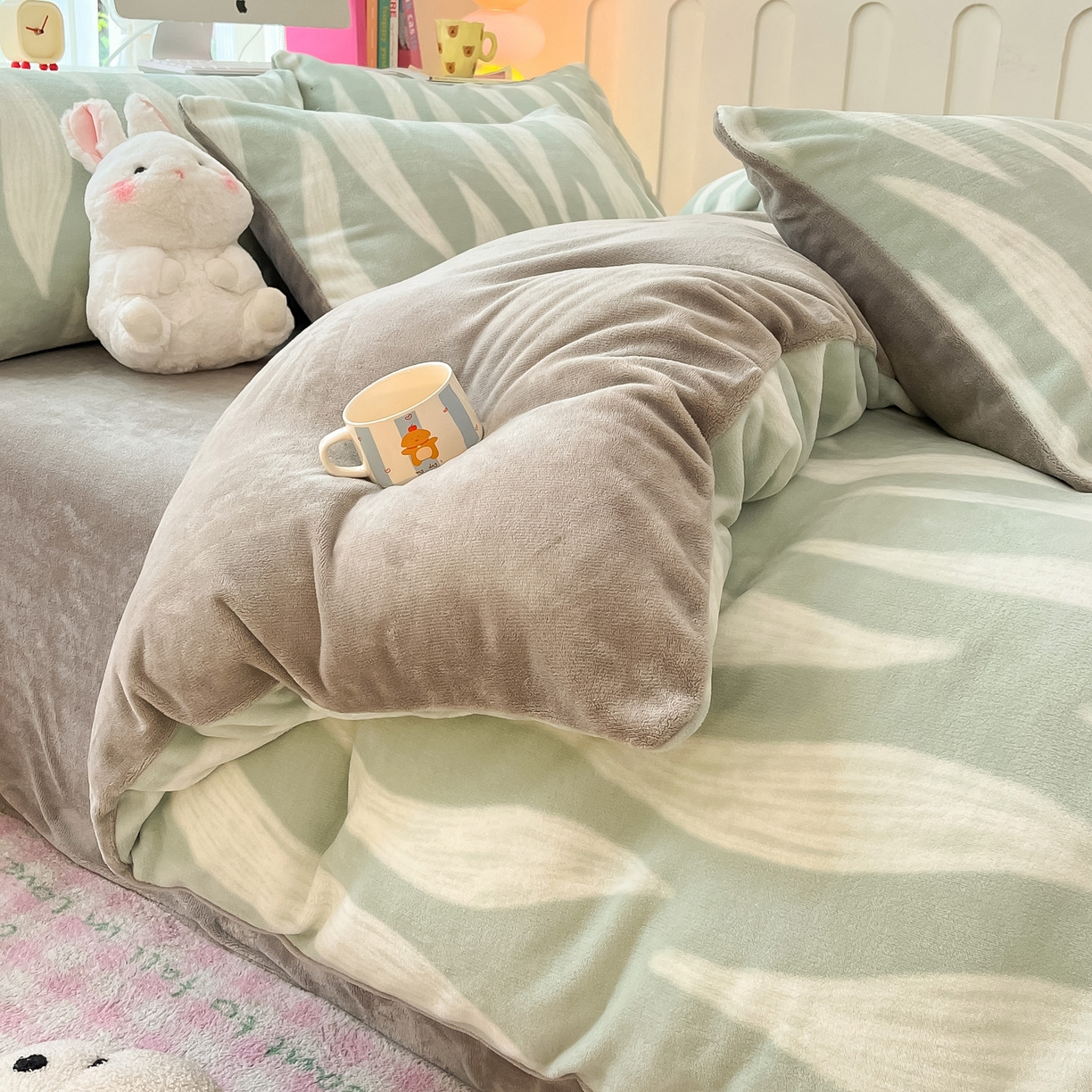 91家纺网 家纺一手货源 找家纺 启发 2025新款高克重小清新牛奶绒印花四件套 波浪