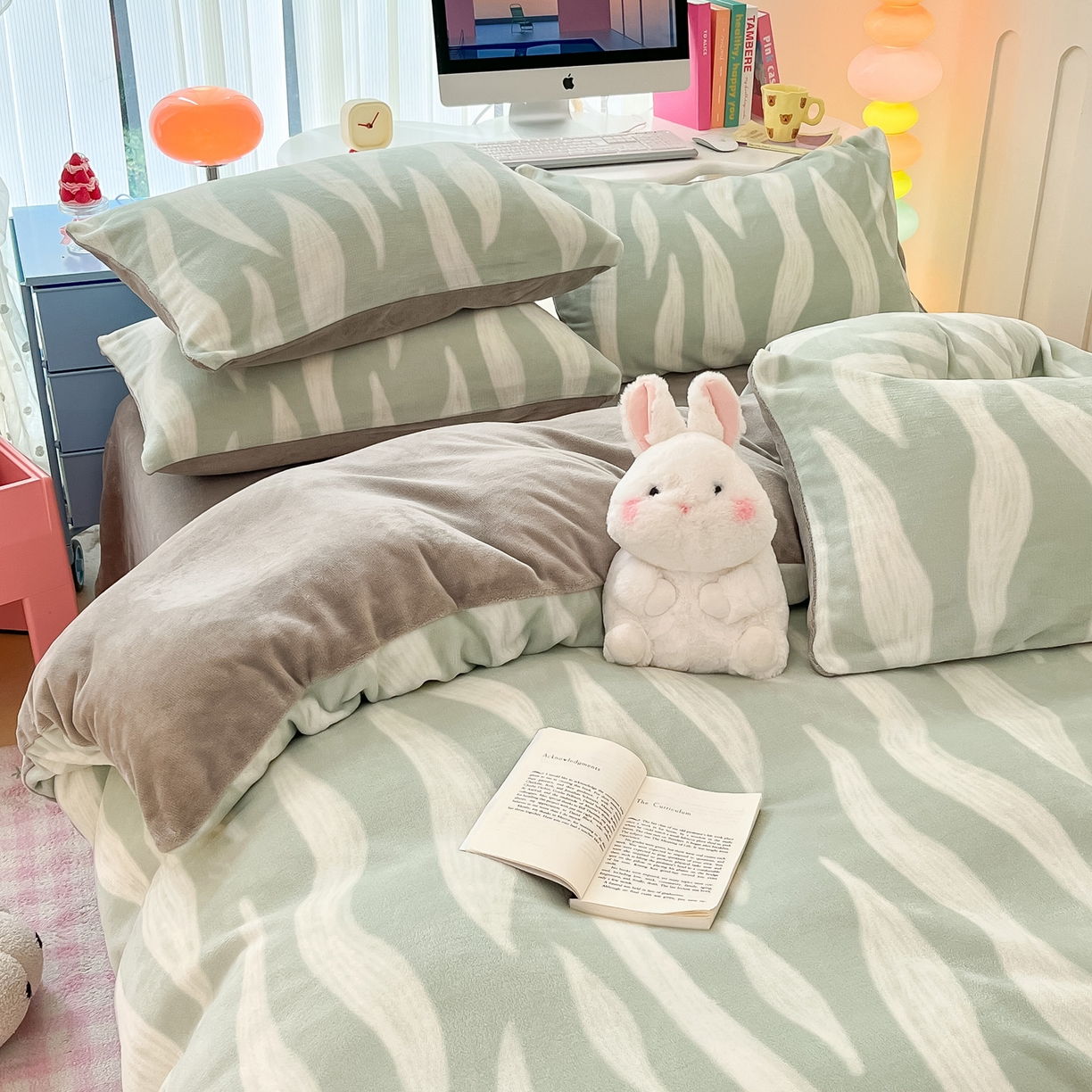 91家纺网 家纺一手货源 找家纺 启发 2025新款高克重小清新牛奶绒印花四件套 波浪