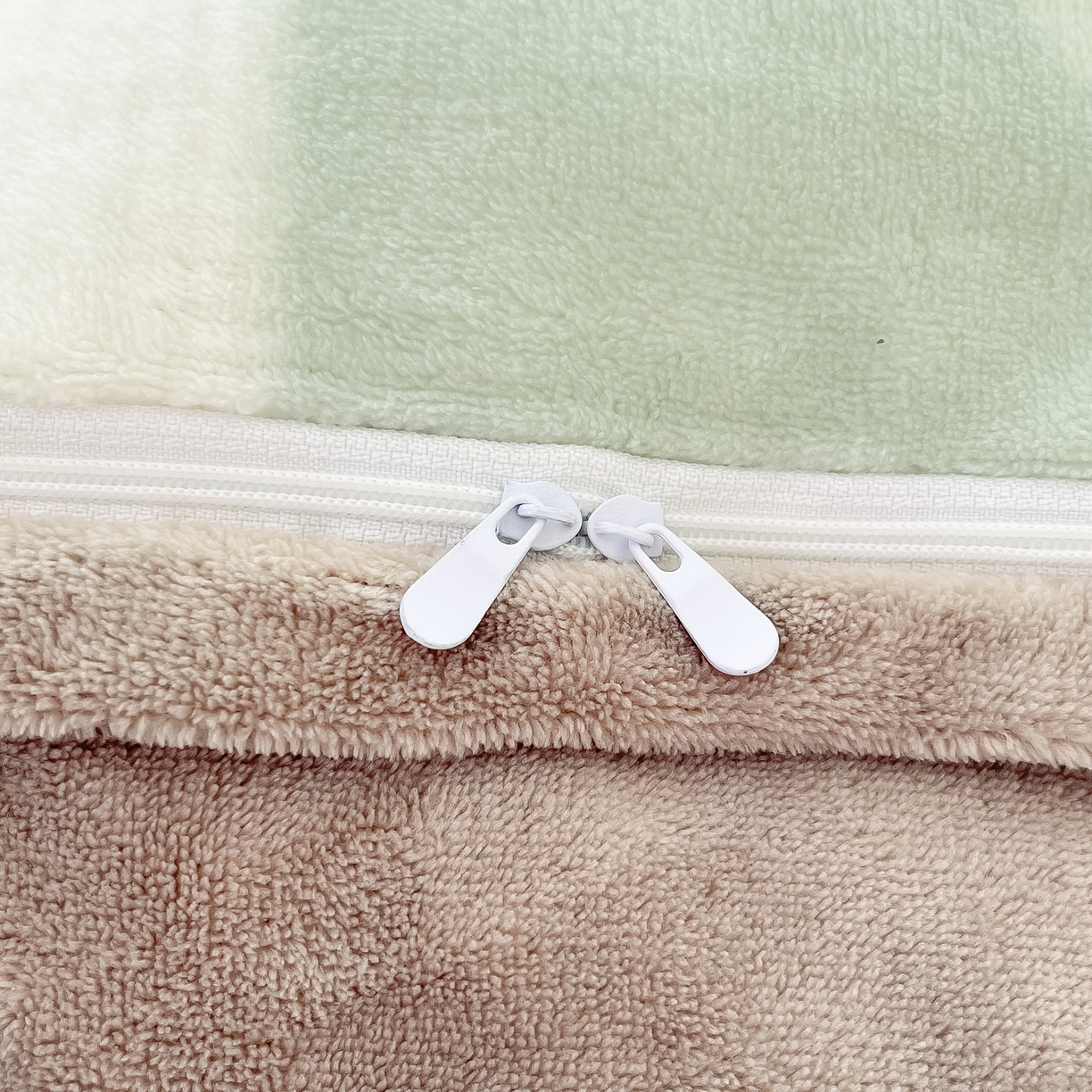 91家纺网 家纺一手货源 找家纺 启发 2025新款高克重小清新牛奶绒印花四件套 波浪