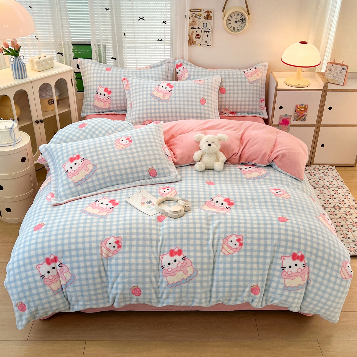 91家纺网 家纺一手货源 找家纺 启发 2025新款高克重小清新牛奶绒印花四件套 蛋糕Kitty