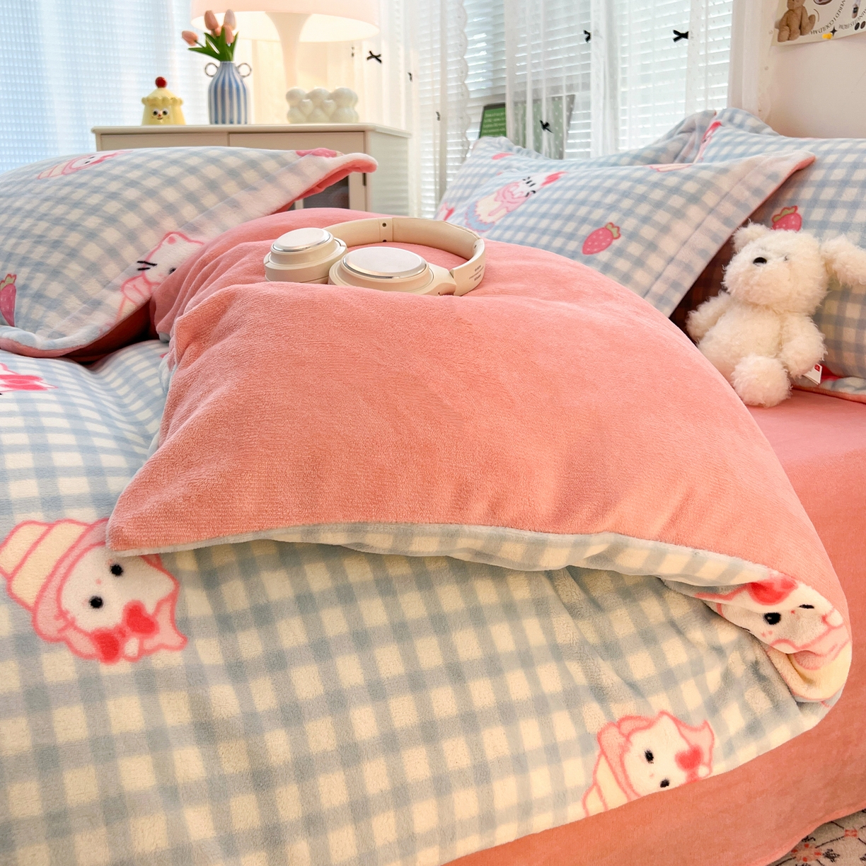 91家纺网 家纺一手货源 找家纺 启发 2025新款高克重小清新牛奶绒印花四件套 蛋糕Kitty