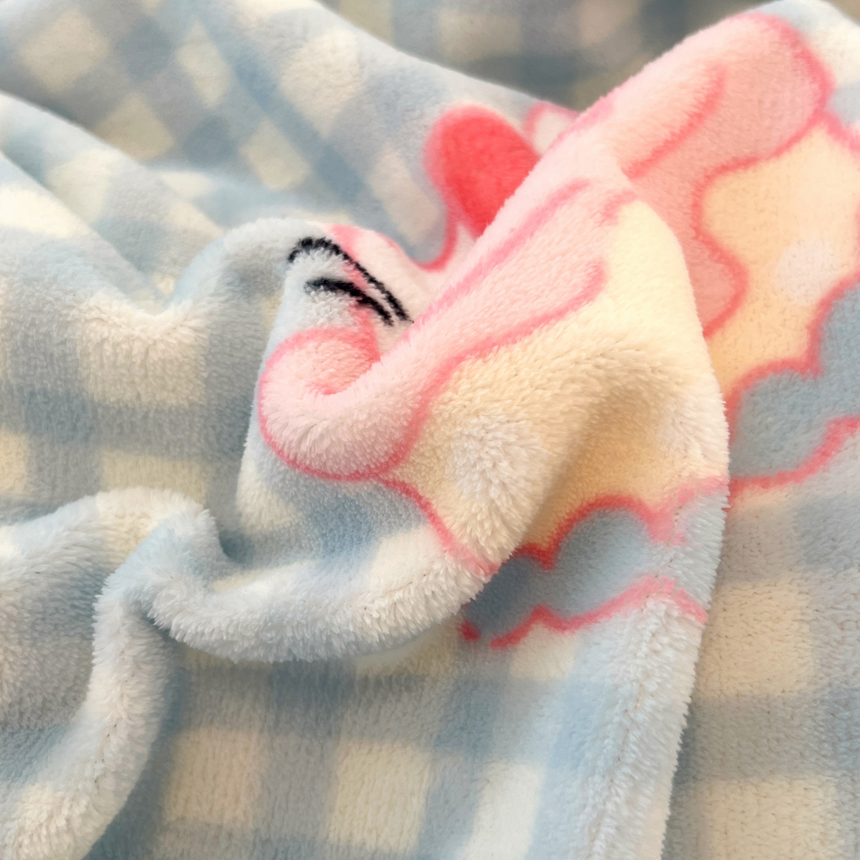 91家纺网 家纺一手货源 找家纺 启发 2025新款高克重小清新牛奶绒印花四件套 蛋糕Kitty