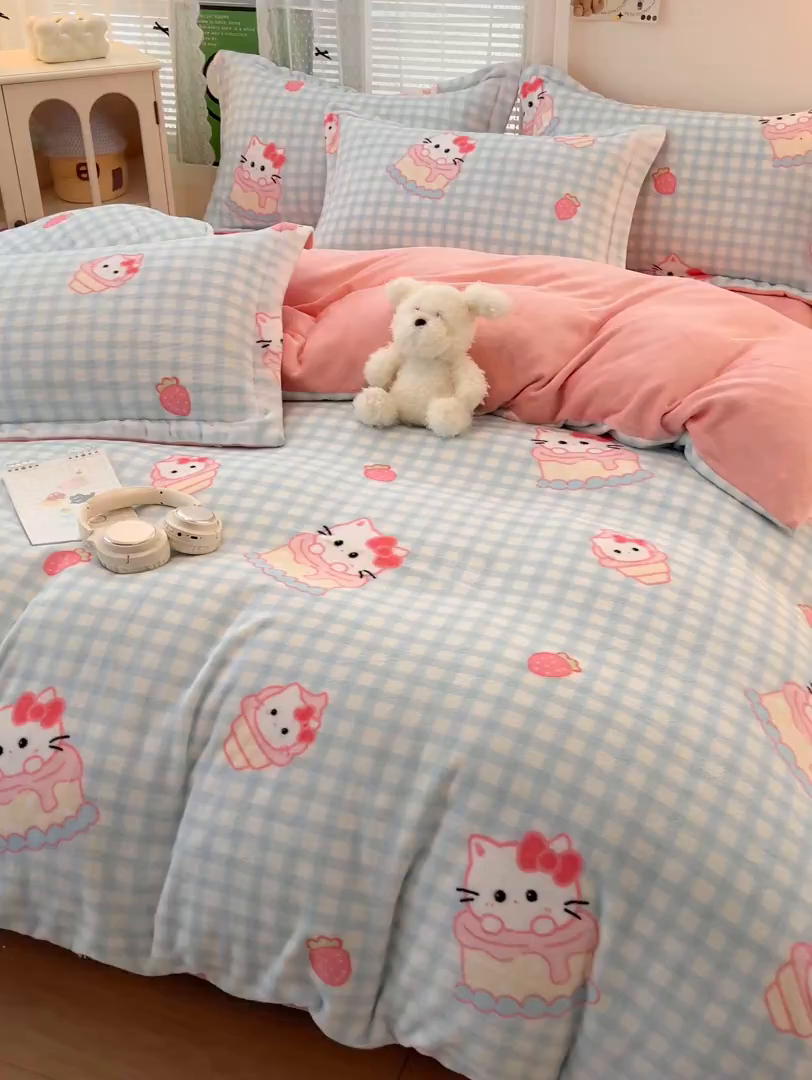 91家纺网 家纺一手货源 找家纺 启发 2025新款高克重小清新牛奶绒印花四件套 蛋糕Kitty