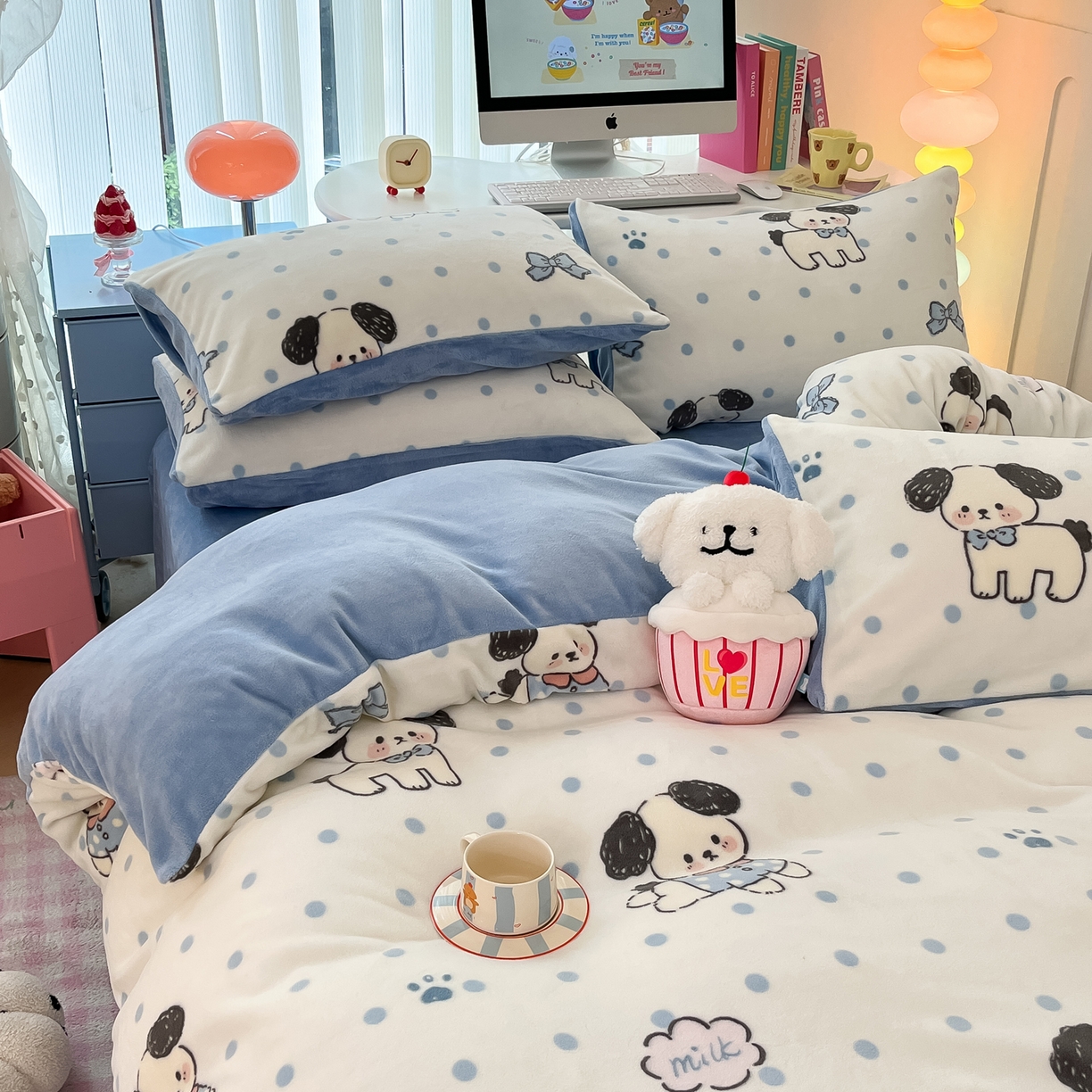 91家纺网 家纺一手货源 找家纺 启发 2025新款高克重小清新牛奶绒印花四件套 点点狗